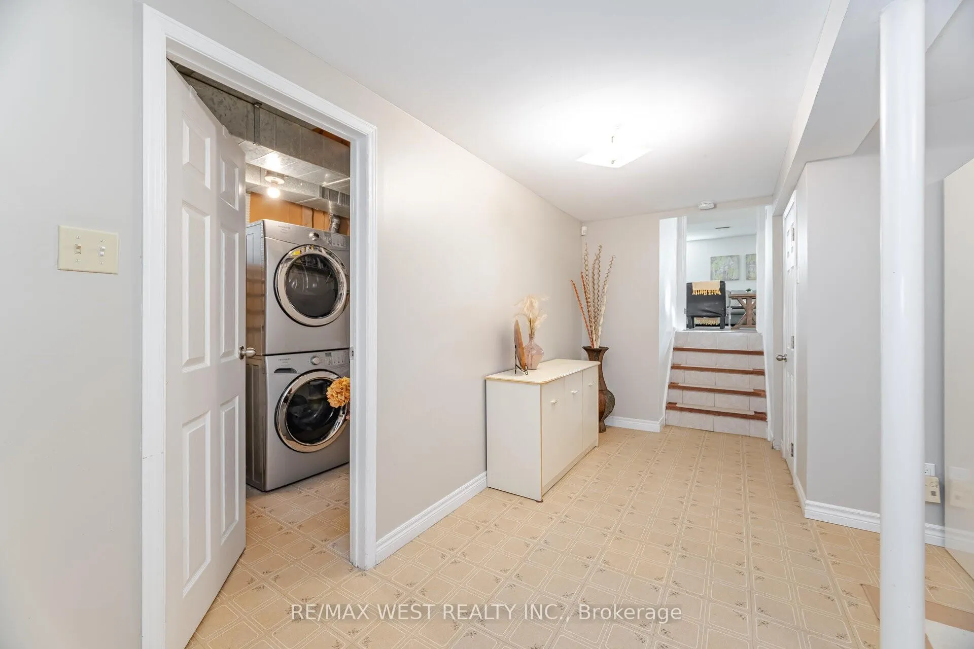 Photo 29 of 17 Malcolm Crescent, Brampton, Central Park — HOMEH