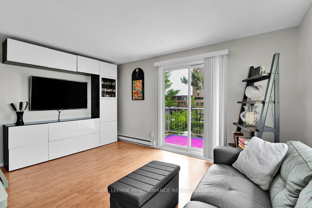Photo 11 of Unit 409, 250 Brittany Drive, Ottawa, Viscount Alexander Park — HOMEH