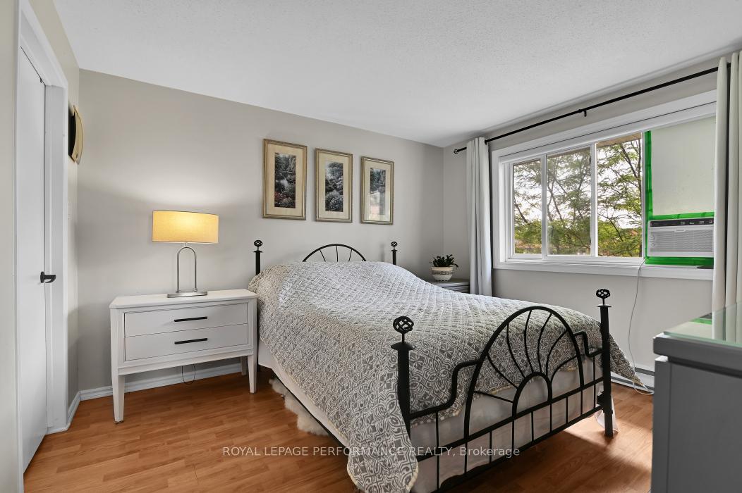 Photo 13 of Unit 409, 250 Brittany Drive, Ottawa, Viscount Alexander Park — HOMEH