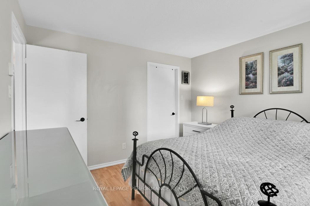 Photo 14 of Unit 409, 250 Brittany Drive, Ottawa, Viscount Alexander Park — HOMEH