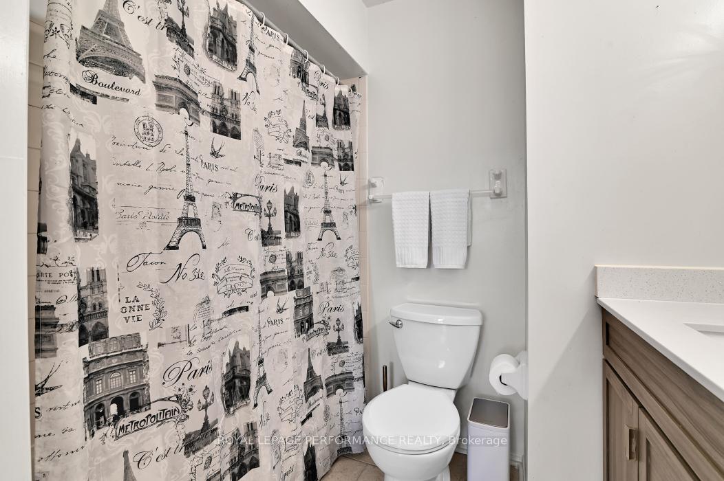 Photo 16 of Unit 409, 250 Brittany Drive, Ottawa, Viscount Alexander Park — HOMEH