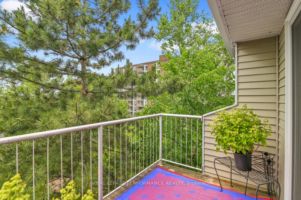 Photo 18 of Unit 409, 250 Brittany Drive, Ottawa, Viscount Alexander Park — HOMEH