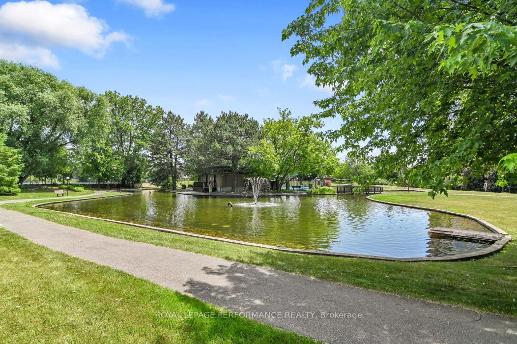 Photo 19 of Unit 409, 250 Brittany Drive, Ottawa, Viscount Alexander Park — HOMEH