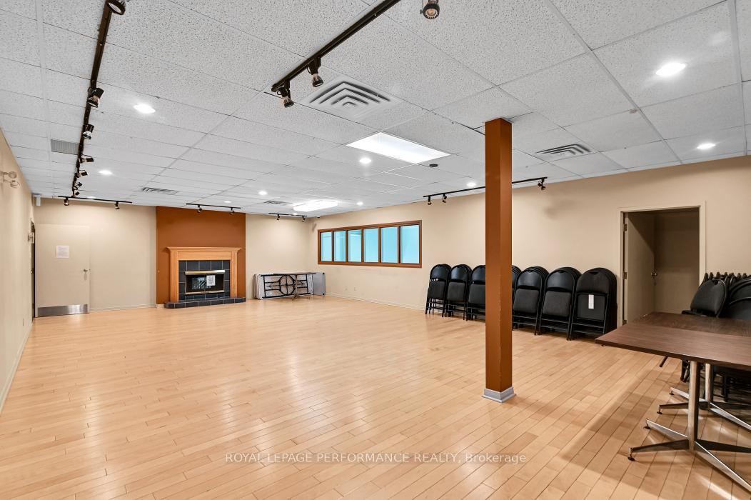 Photo 31 of Unit 409, 250 Brittany Drive, Ottawa, Viscount Alexander Park — HOMEH