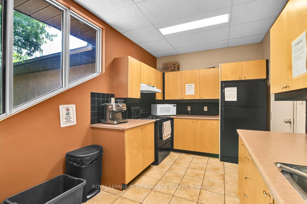 Photo 32 of Unit 409, 250 Brittany Drive, Ottawa, Viscount Alexander Park — HOMEH