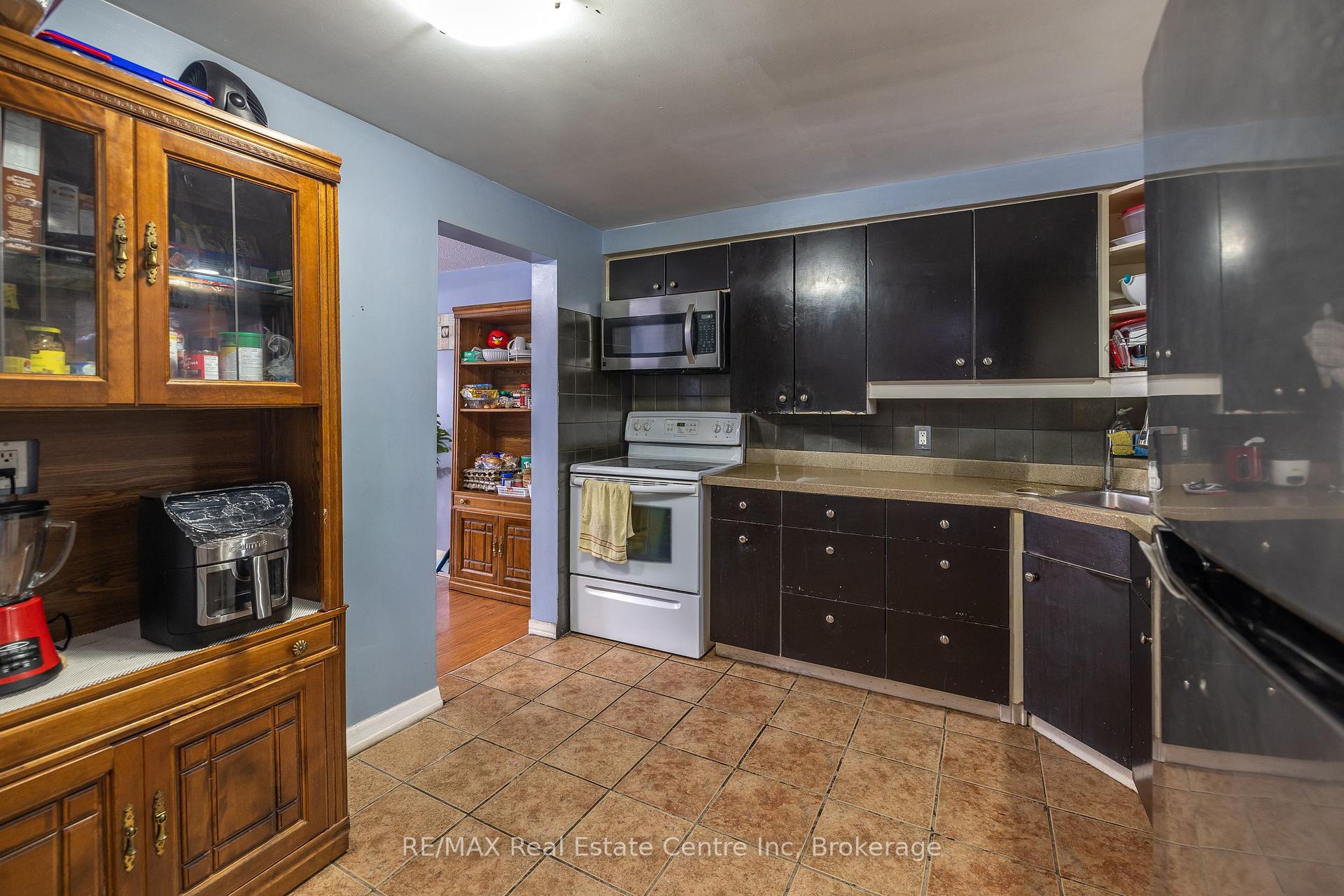 Photo 8 of Unit 31, 539 Willow Road, Guelph, Willow West/Sugarbush/West Acres — HOMEH