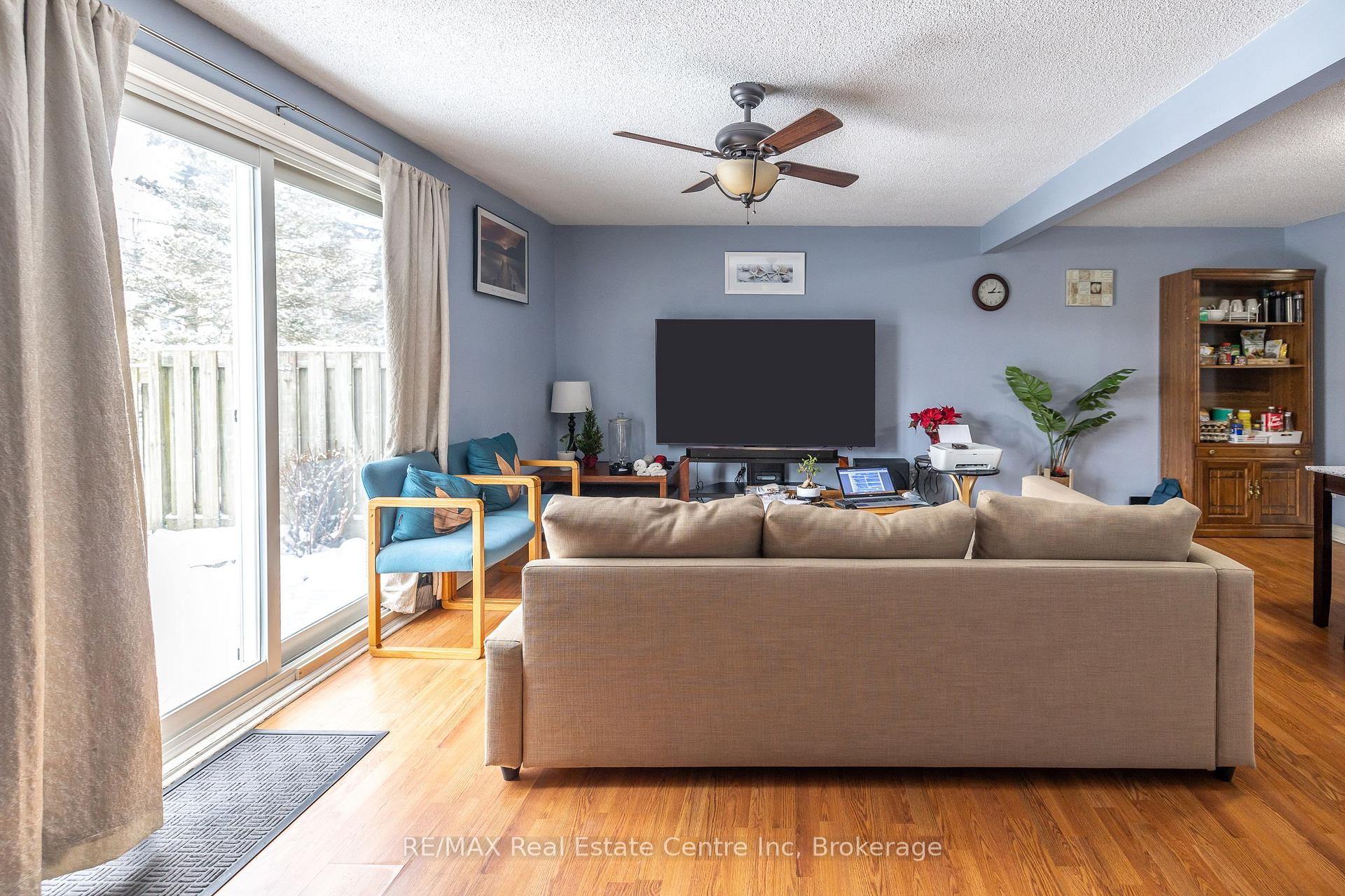Photo 16 of Unit 31, 539 Willow Road, Guelph, Willow West/Sugarbush/West Acres — HOMEH
