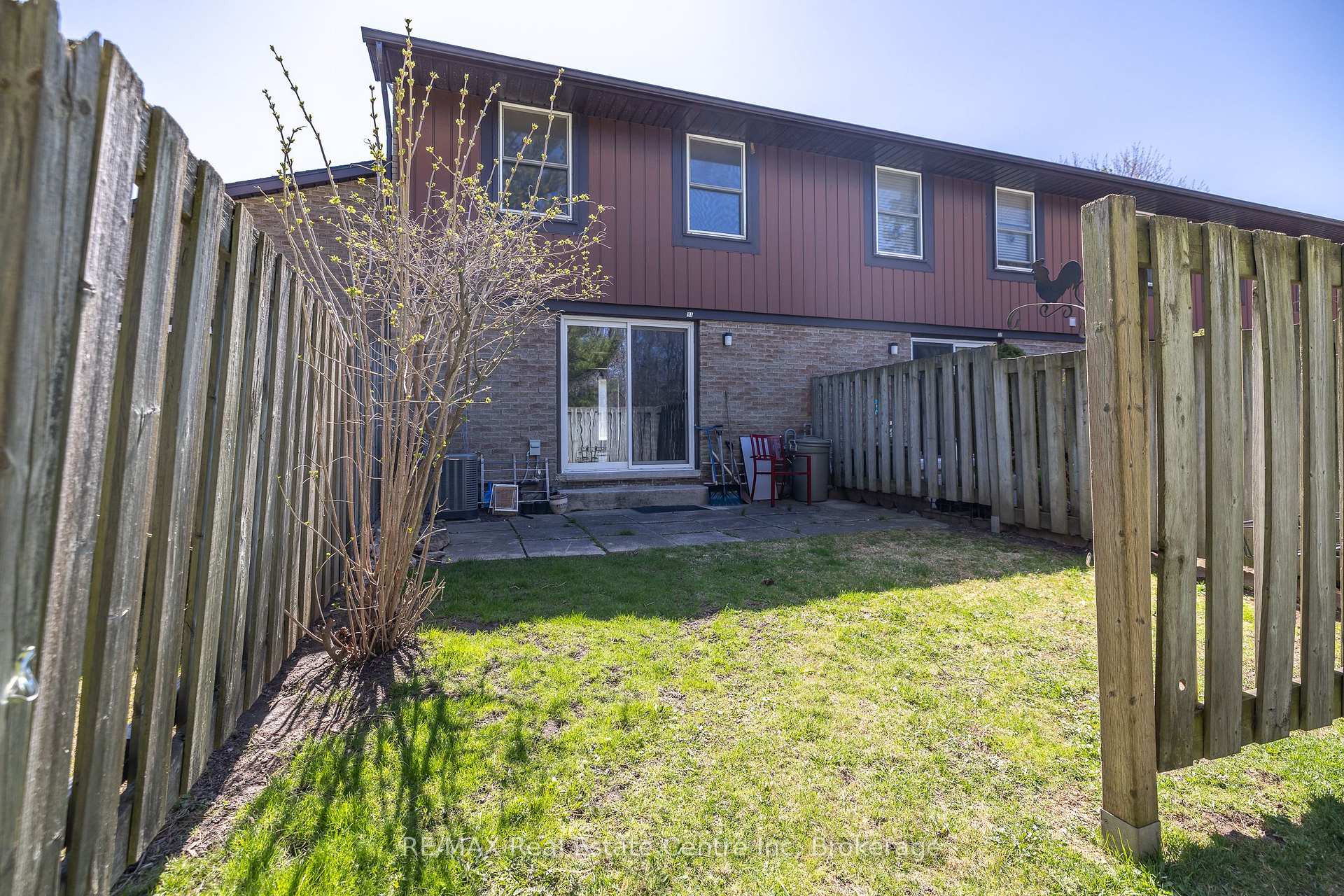 Photo 37 of Unit 31, 539 Willow Road, Guelph, Willow West/Sugarbush/West Acres — HOMEH