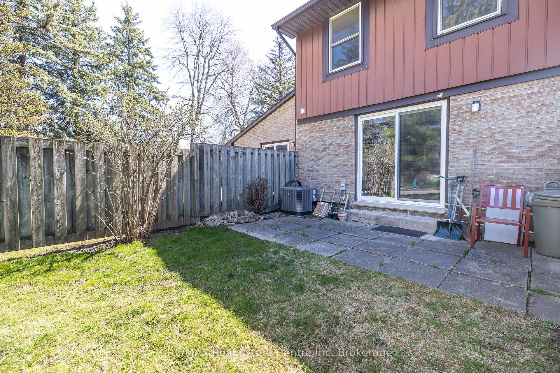 Photo 39 of Unit 31, 539 Willow Road, Guelph, Willow West/Sugarbush/West Acres — HOMEH