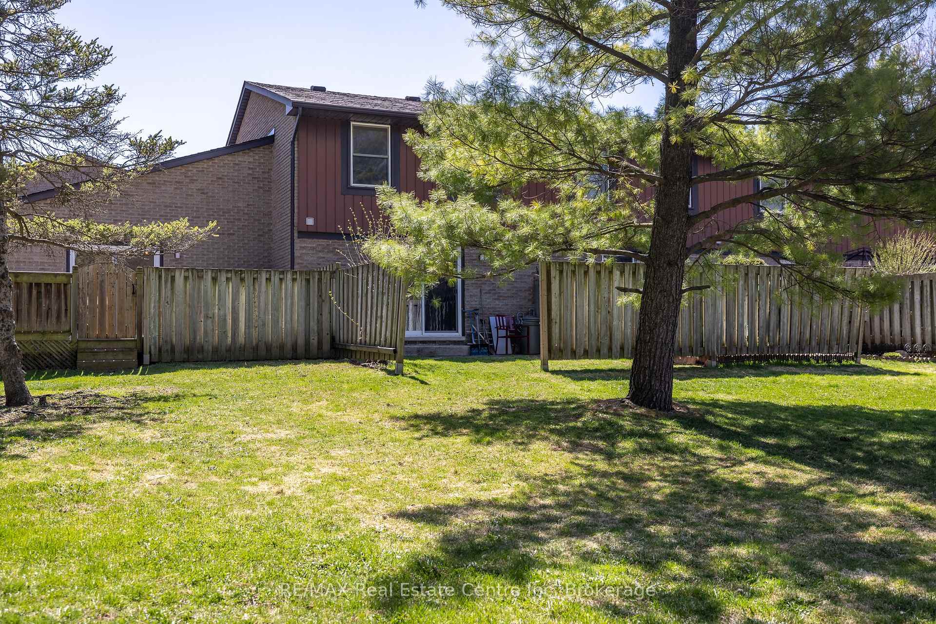 Photo 43 of Unit 31, 539 Willow Road, Guelph, Willow West/Sugarbush/West Acres — HOMEH