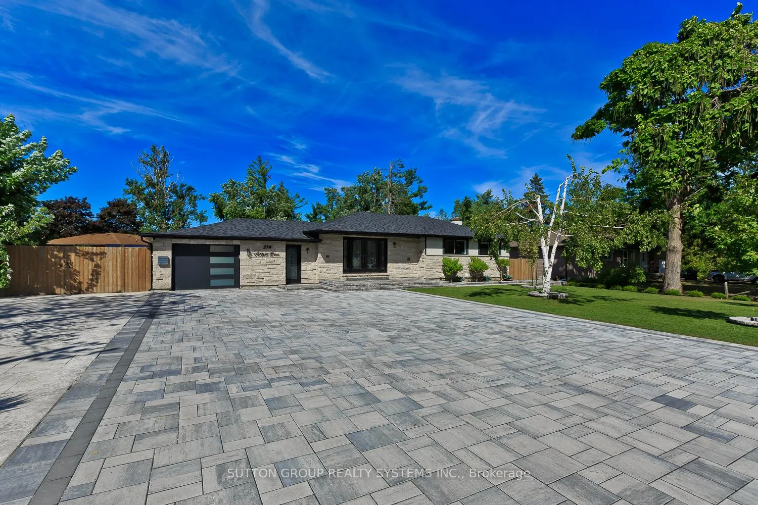 Photo 4 of 214 Ashford Drive, Barrie, Painswick South — HOMEH