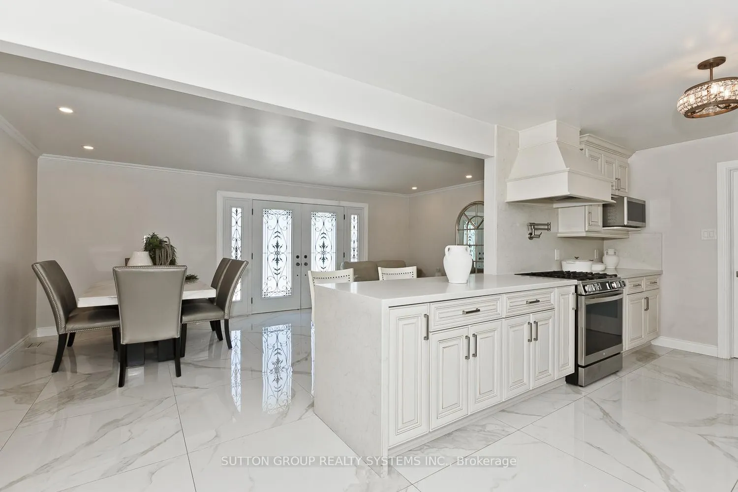 Photo 10 of 214 Ashford Drive, Barrie, Painswick South — HOMEH