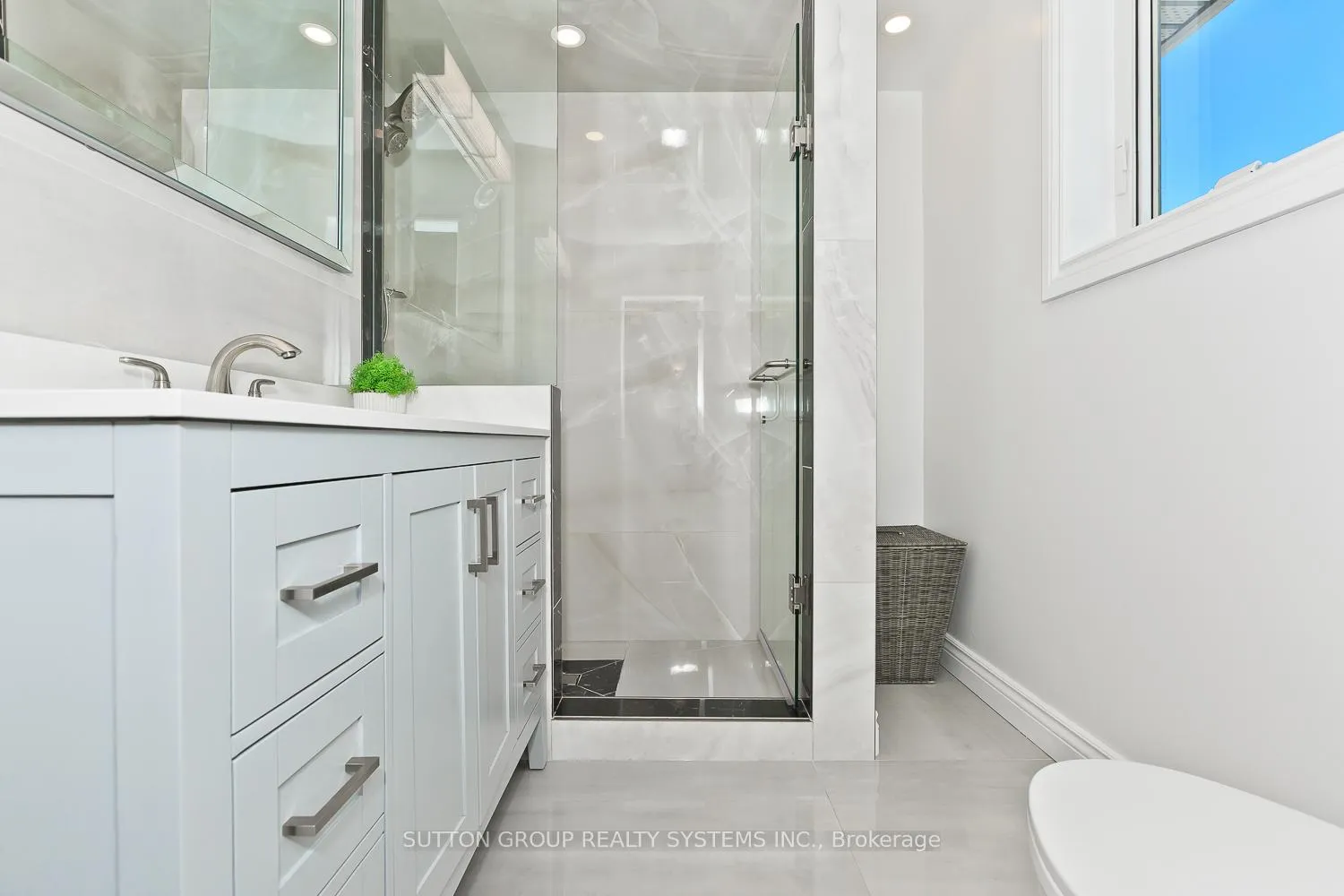 Photo 16 of 214 Ashford Drive, Barrie, Painswick South — HOMEH