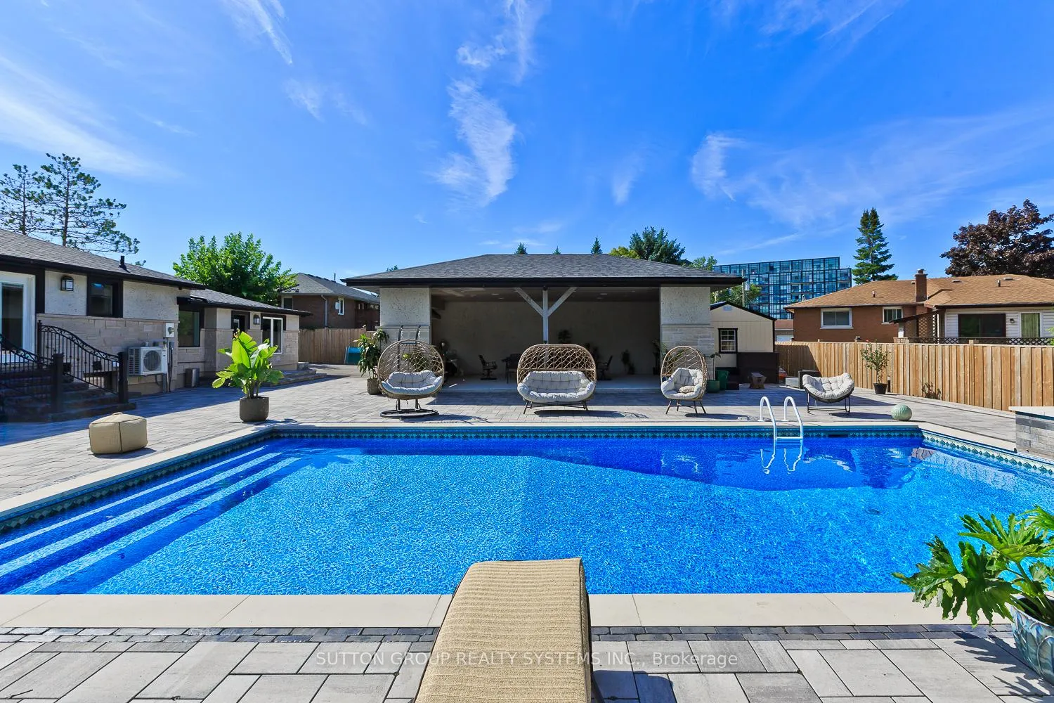 Photo 32 of 214 Ashford Drive, Barrie, Painswick South — HOMEH