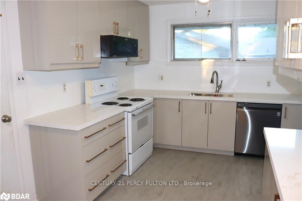 Photo 4 of 9 Stanley Park Drive, Belleville, Belleville Ward — HOMEH