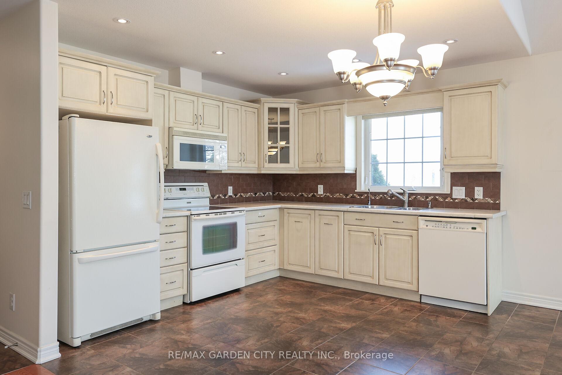 Photo 8 of Unit #5, 603 Welland Avenue E, St. Catharines, Carlton/Bunting — HOMEH