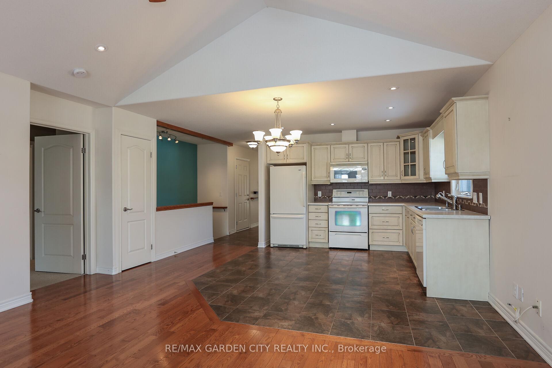 Photo 9 of Unit #5, 603 Welland Avenue E, St. Catharines, Carlton/Bunting — HOMEH