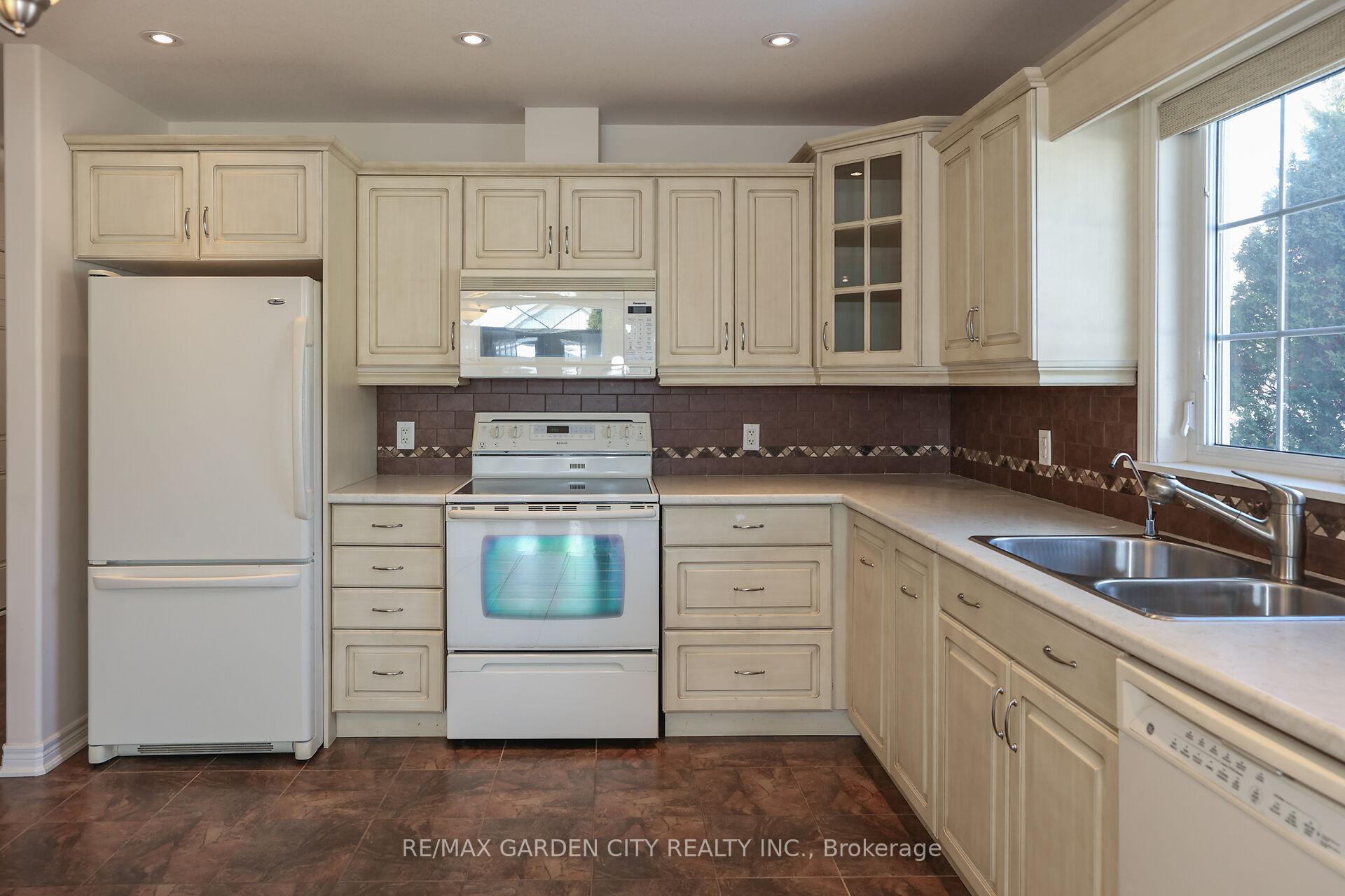 Photo 10 of Unit #5, 603 Welland Avenue E, St. Catharines, Carlton/Bunting — HOMEH