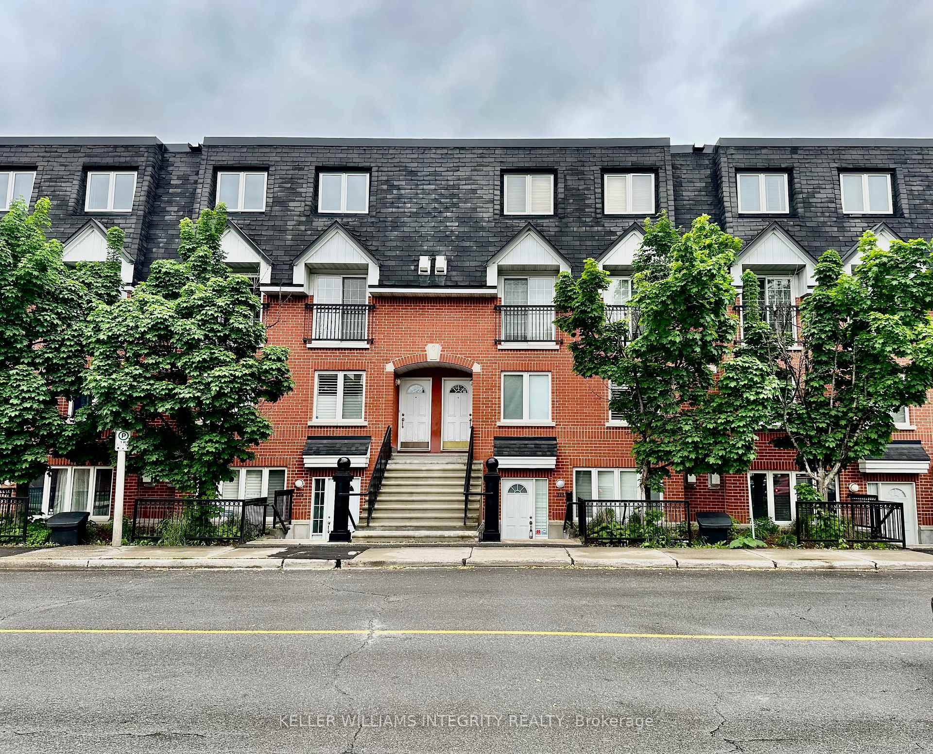 Front of 245 Cumberland Street