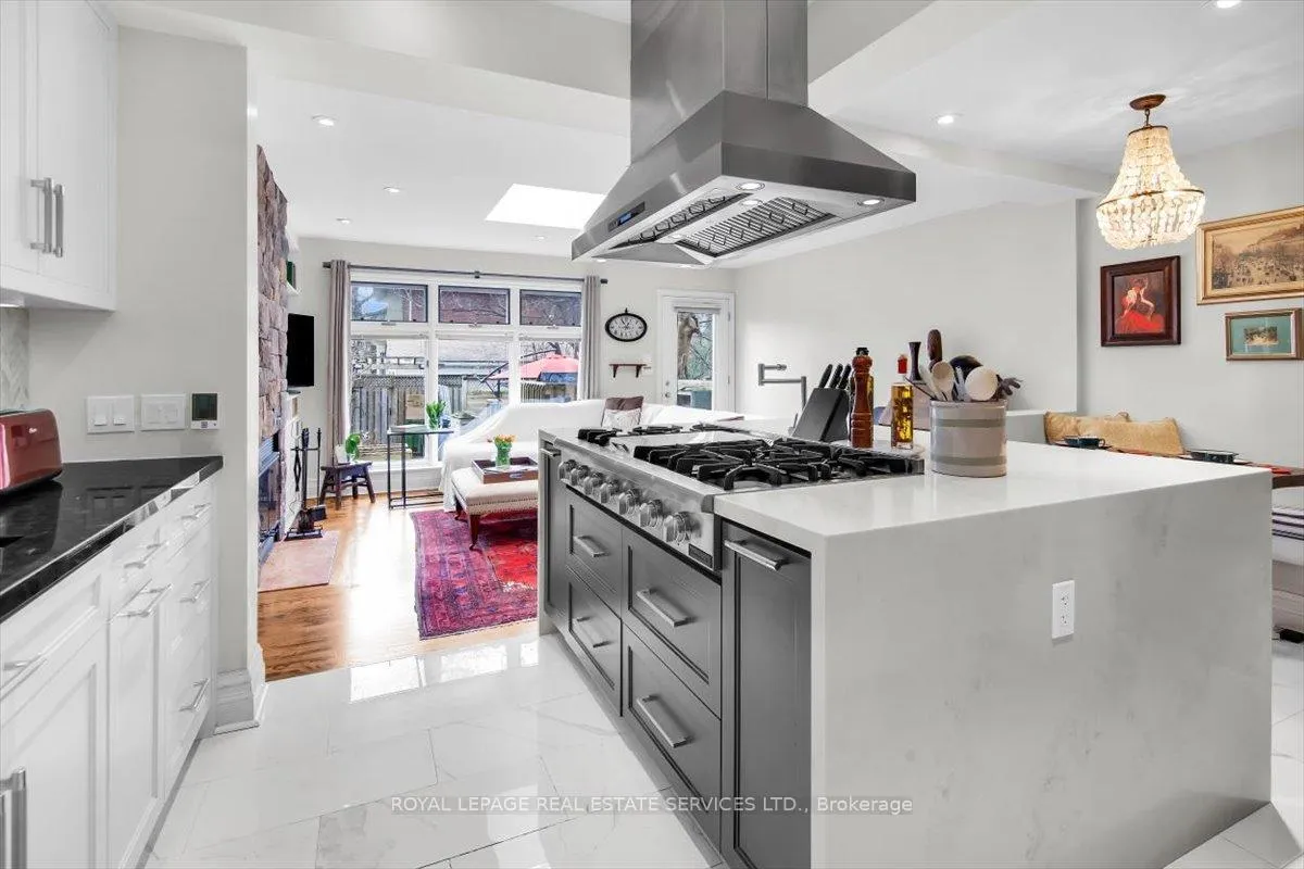Photo 10 of 239 Heath Street E, Toronto, Rosedale-Moore Park — HOMEH