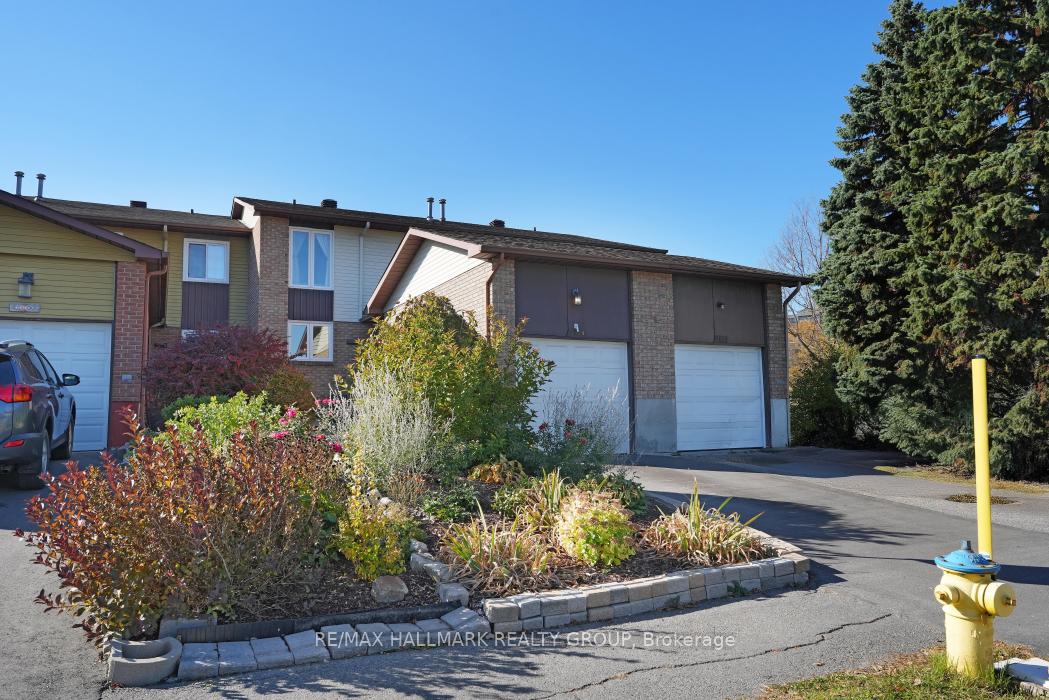 Front of 2534 Southvale Crescent