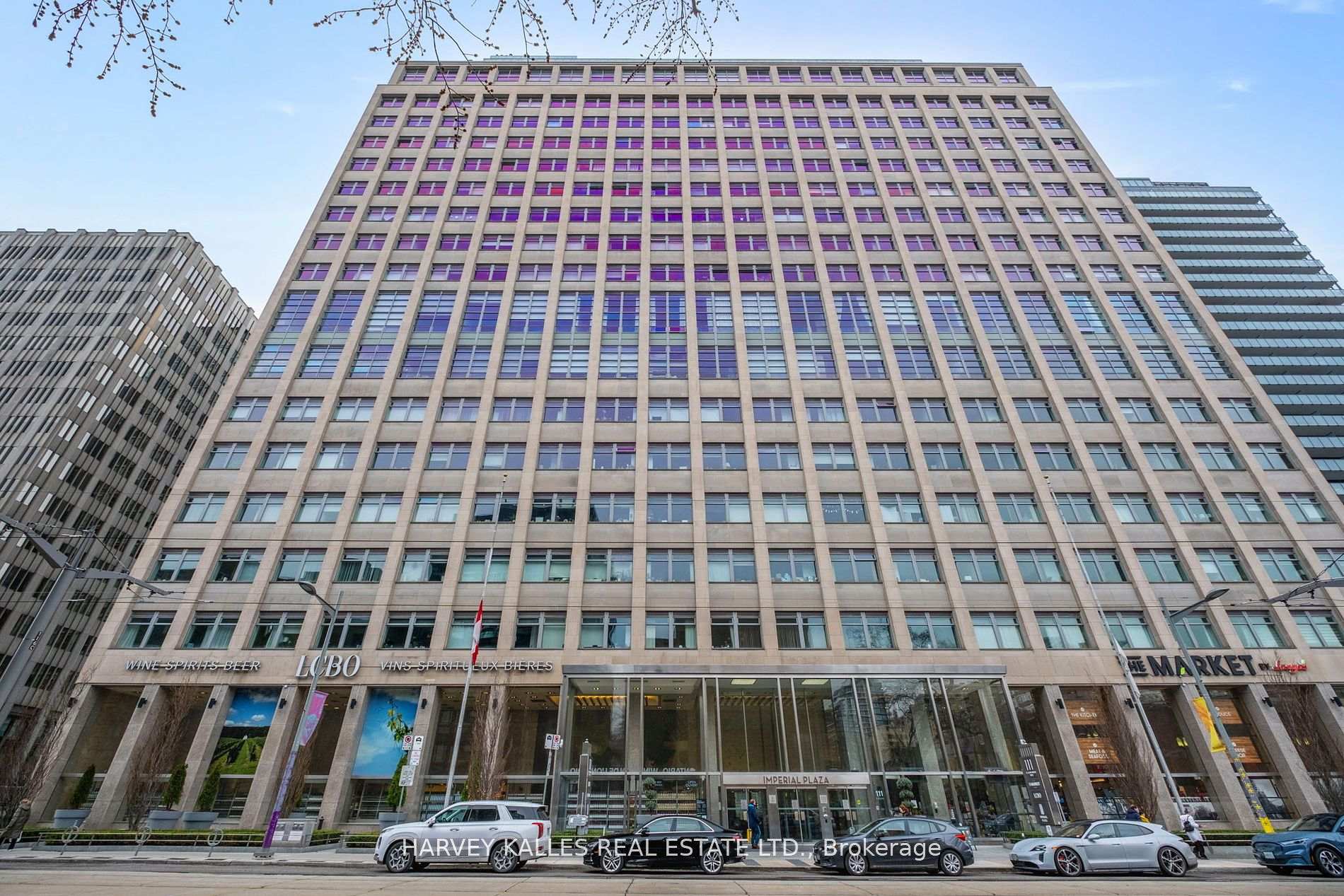 Photo 3 of Unit 821, 111 St Clair Avenue W, Toronto, Yonge-St. Clair — HOMEH