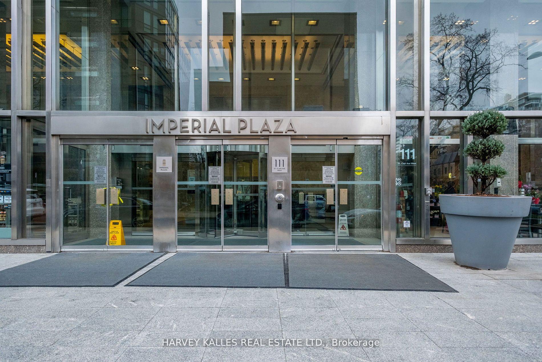 Photo 4 of Unit 821, 111 St Clair Avenue W, Toronto, Yonge-St. Clair — HOMEH