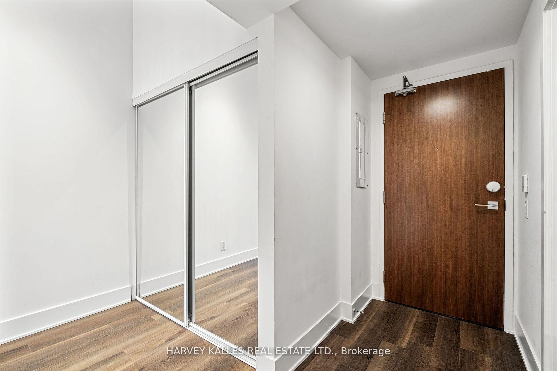 Photo 9 of Unit 821, 111 St Clair Avenue W, Toronto, Yonge-St. Clair — HOMEH