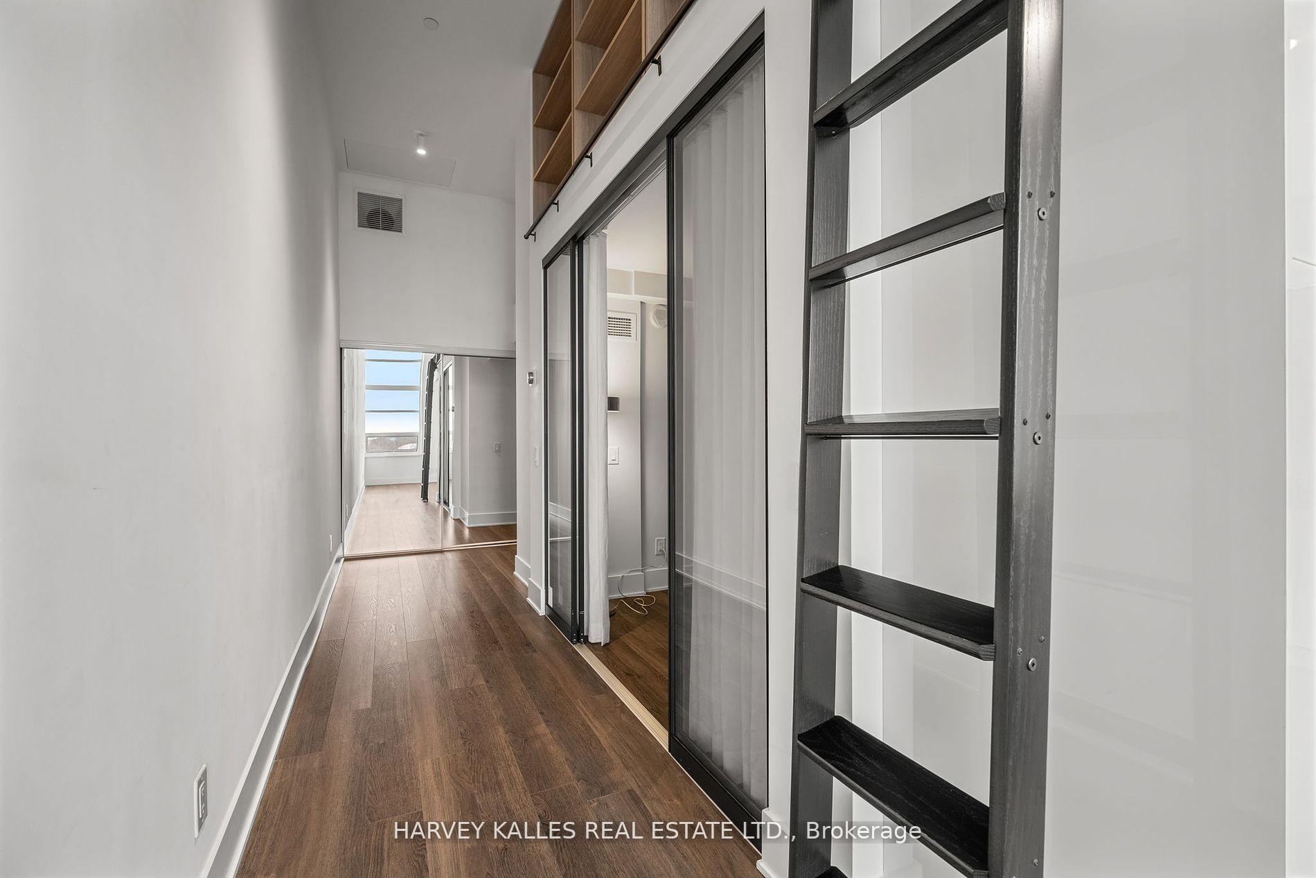 Photo 11 of Unit 821, 111 St Clair Avenue W, Toronto, Yonge-St. Clair — HOMEH