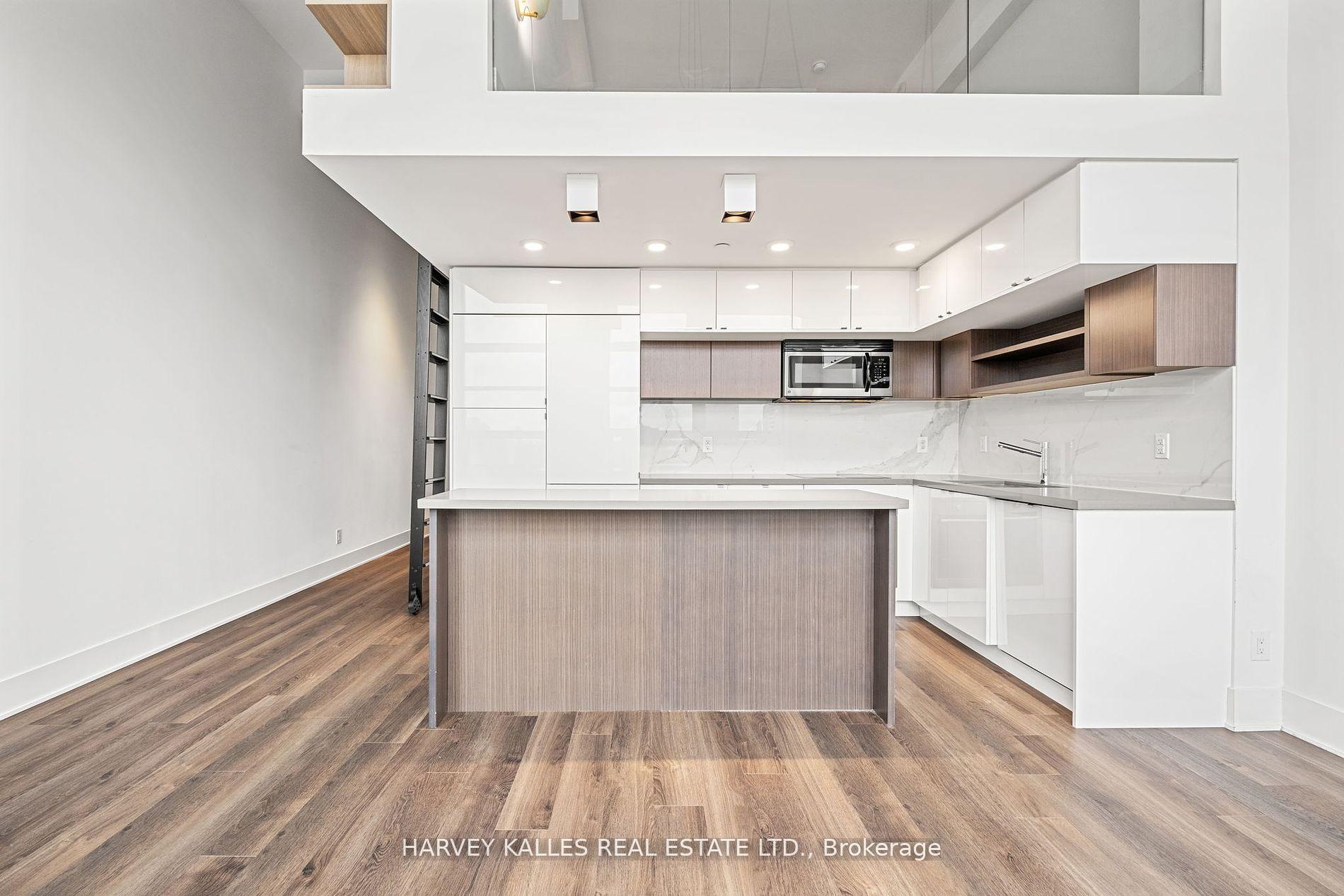 Photo 13 of Unit 821, 111 St Clair Avenue W, Toronto, Yonge-St. Clair — HOMEH