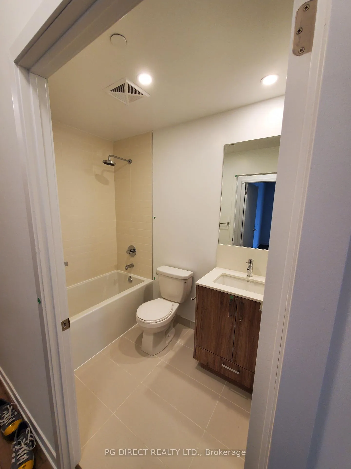Photo 5 of Unit 324, 1787 St.Clair Avenue W, Toronto, Weston-Pellam Park — HOMEH