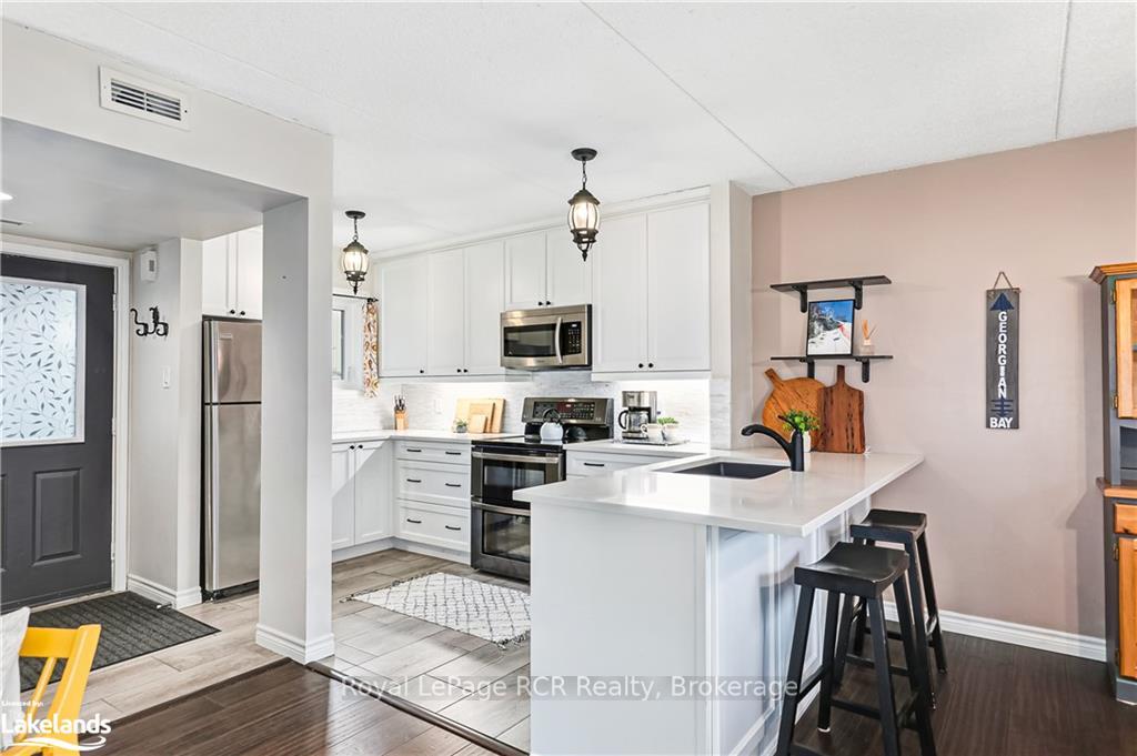 Photo 7 of 390 Mariners Way, Collingwood — HOMEH