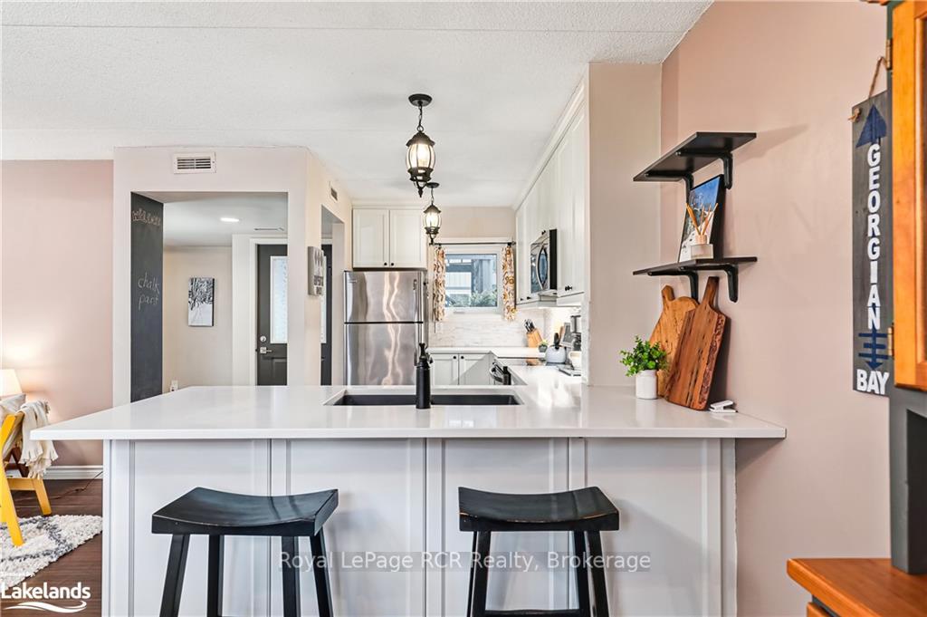 Photo 9 of 390 Mariners Way, Collingwood — HOMEH
