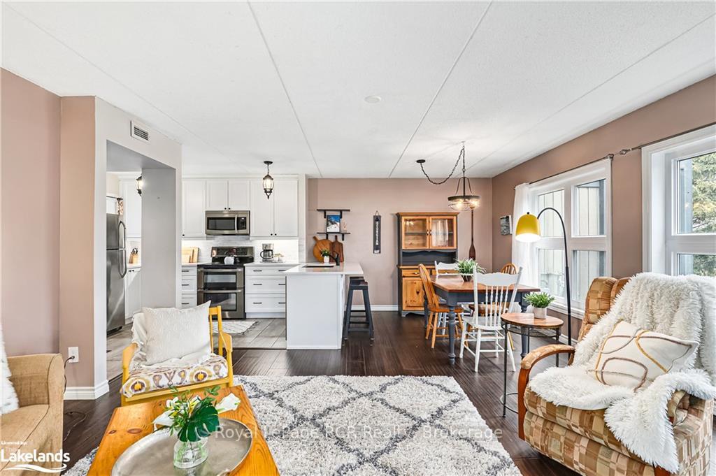 Photo 14 of 390 Mariners Way, Collingwood — HOMEH