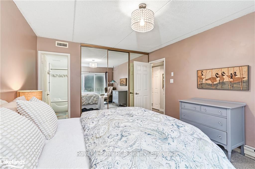 Photo 18 of 390 Mariners Way, Collingwood — HOMEH