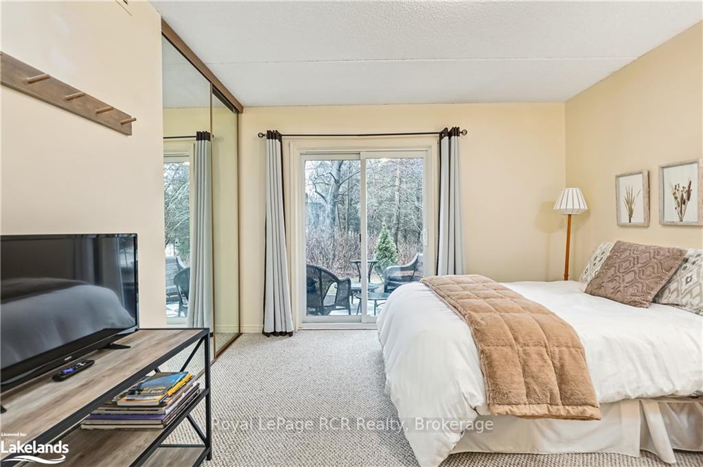 Photo 21 of 390 Mariners Way, Collingwood — HOMEH