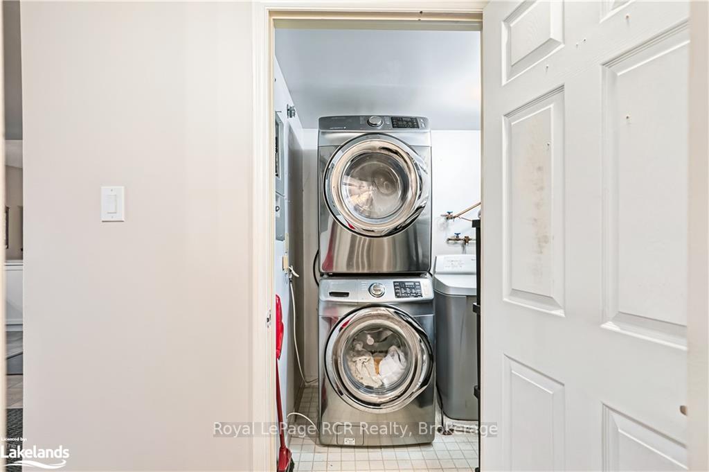Photo 23 of 390 Mariners Way, Collingwood — HOMEH