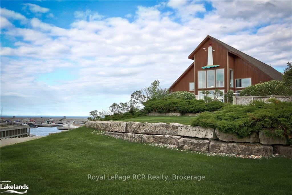 Photo 32 of 390 Mariners Way, Collingwood — HOMEH