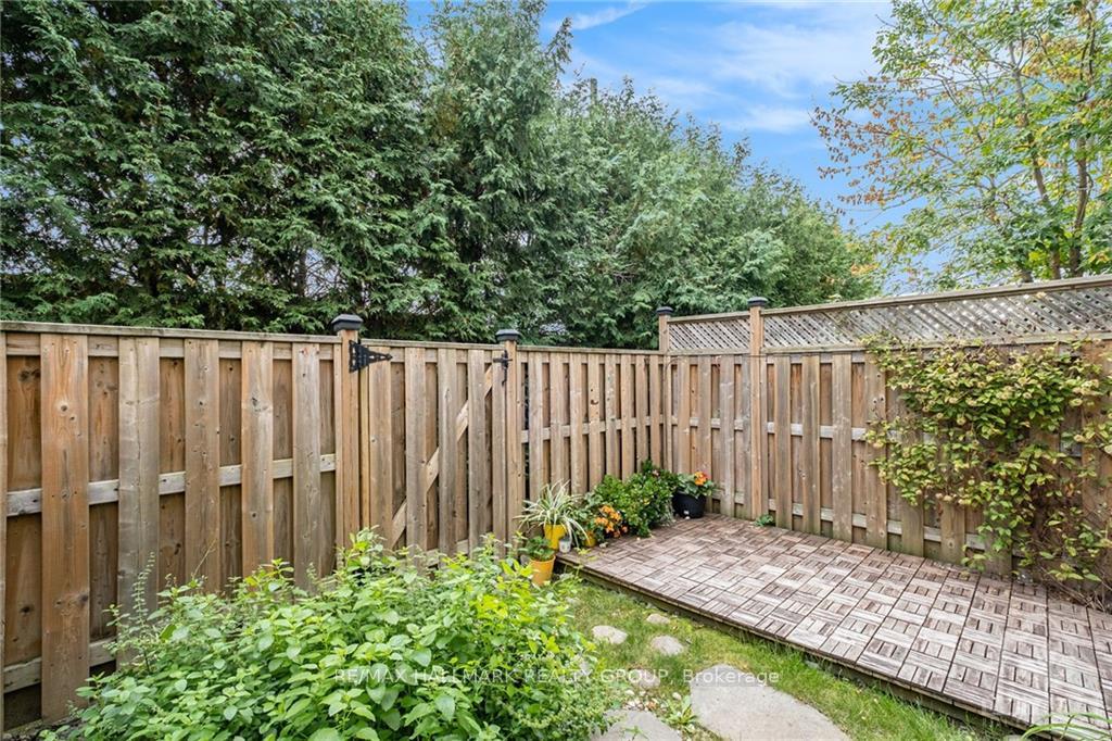 Photo 18 of 76 Bentbrook Crescent, Ottawa, Barrhaven - Heritage Park — HOMEH