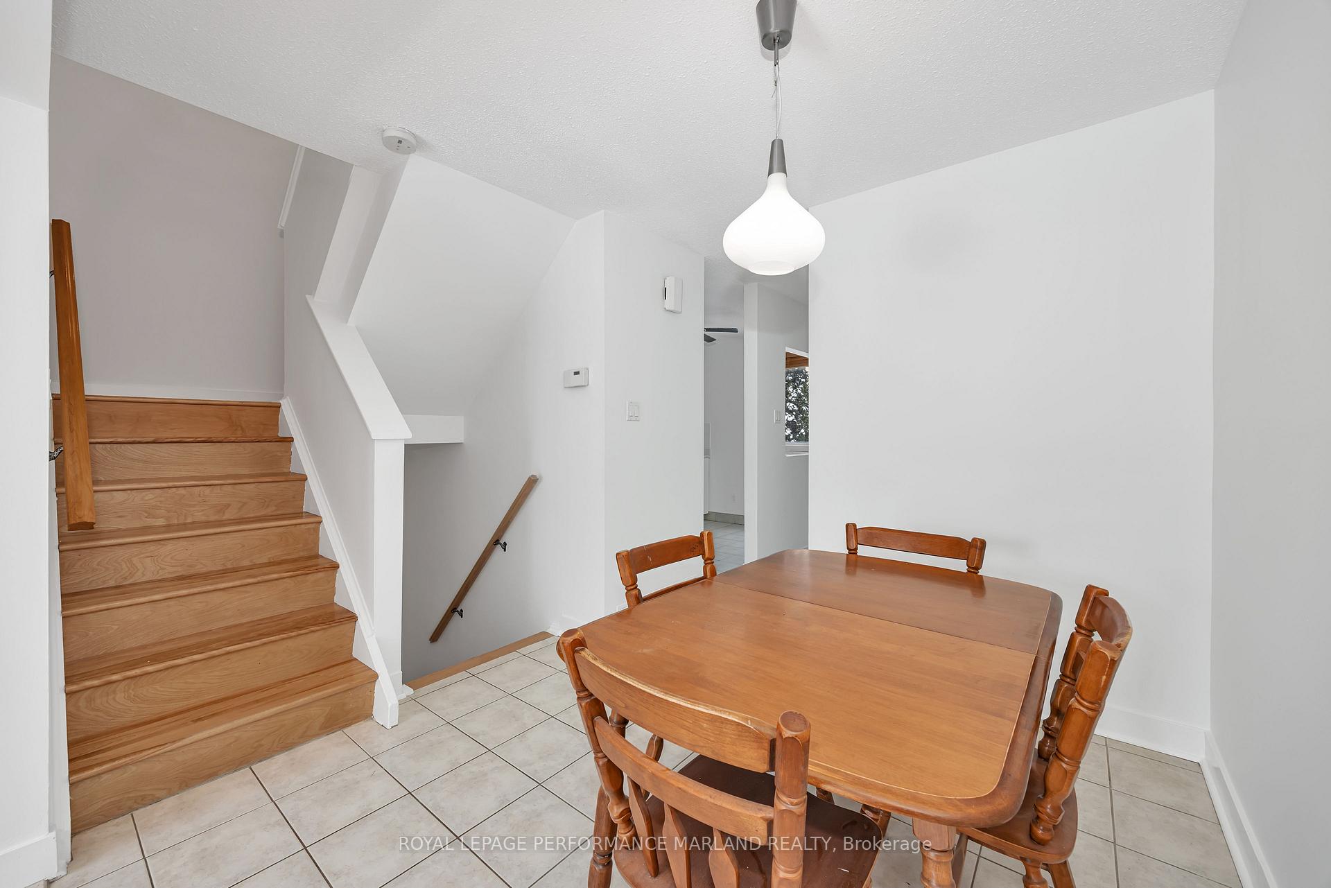 Photo 7 of Unit 46, 1402 Ballard Court, Ottawa, Pineview — HOMEH