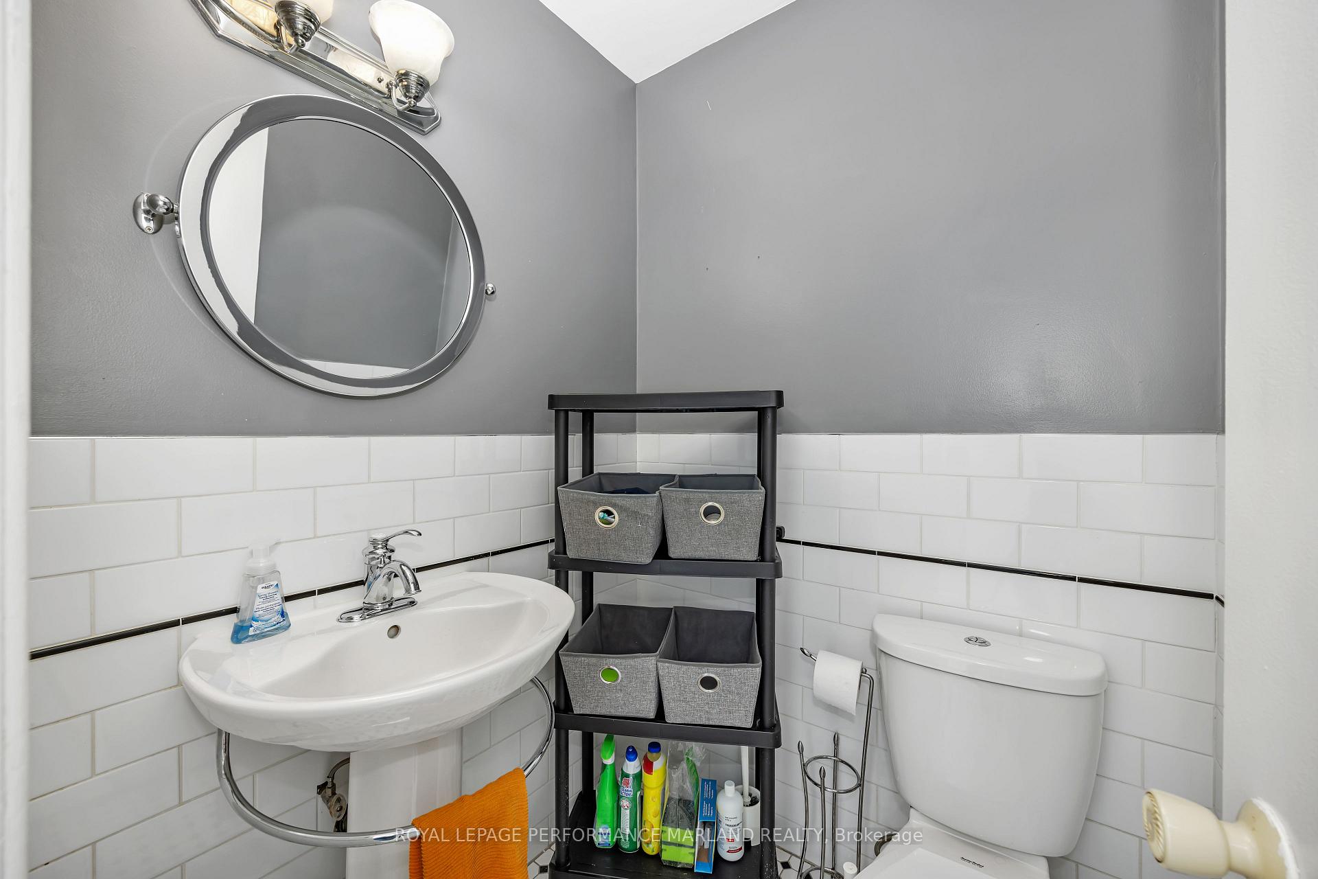 Photo 10 of Unit 46, 1402 Ballard Court, Ottawa, Pineview — HOMEH