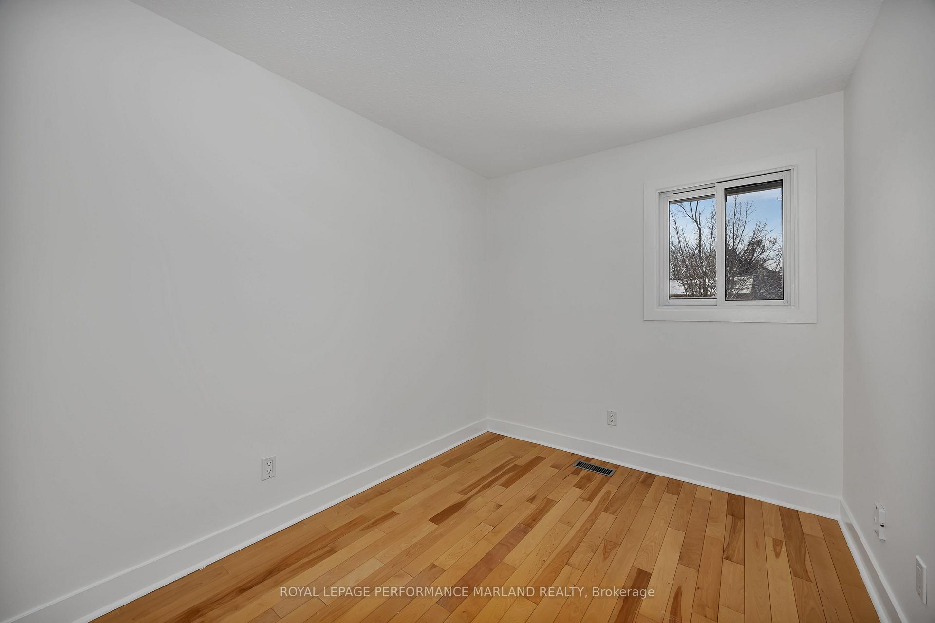 Photo 15 of Unit 46, 1402 Ballard Court, Ottawa, Pineview — HOMEH