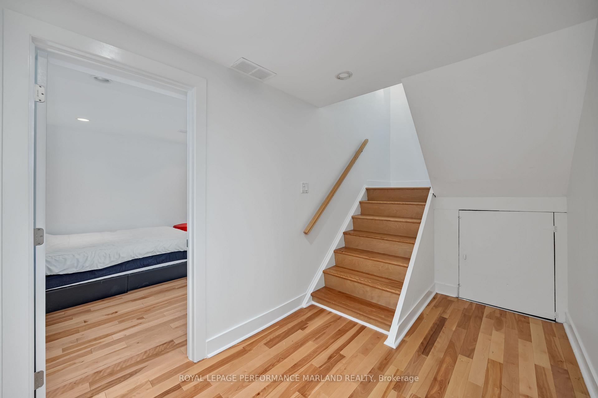 Photo 18 of Unit 46, 1402 Ballard Court, Ottawa, Pineview — HOMEH