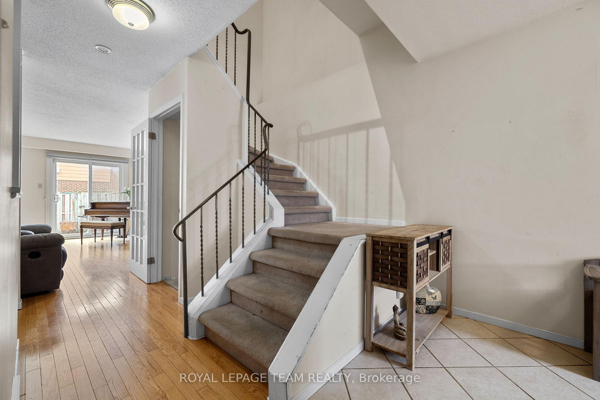 Photo 3 of 2245 Orient Park Drive, Ottawa, Blackburn Hamlet (South) — HOMEH