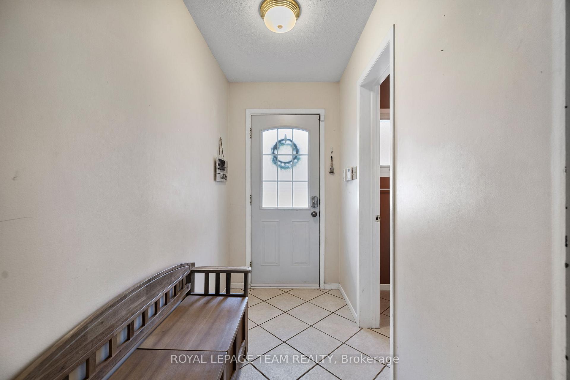 Photo 4 of 2245 Orient Park Drive, Ottawa, Blackburn Hamlet (South) — HOMEH