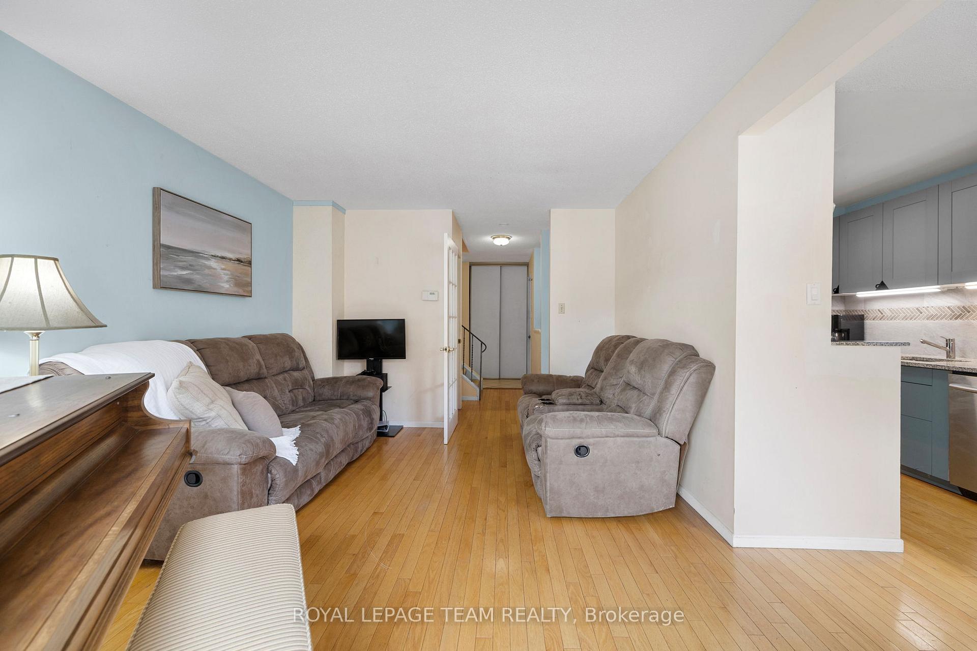 Photo 13 of 2245 Orient Park Drive, Ottawa, Blackburn Hamlet (South) — HOMEH