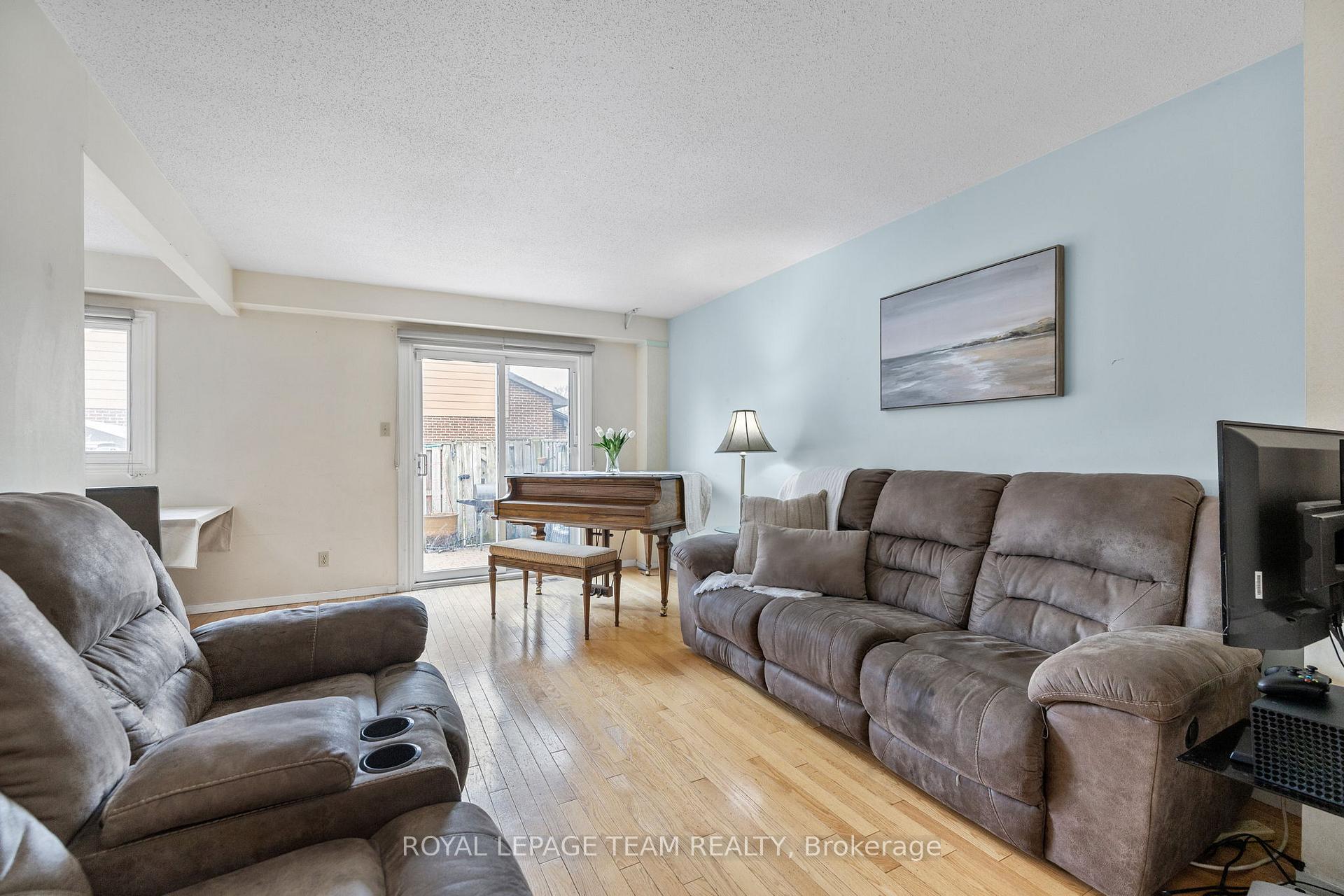 Photo 14 of 2245 Orient Park Drive, Ottawa, Blackburn Hamlet (South) — HOMEH