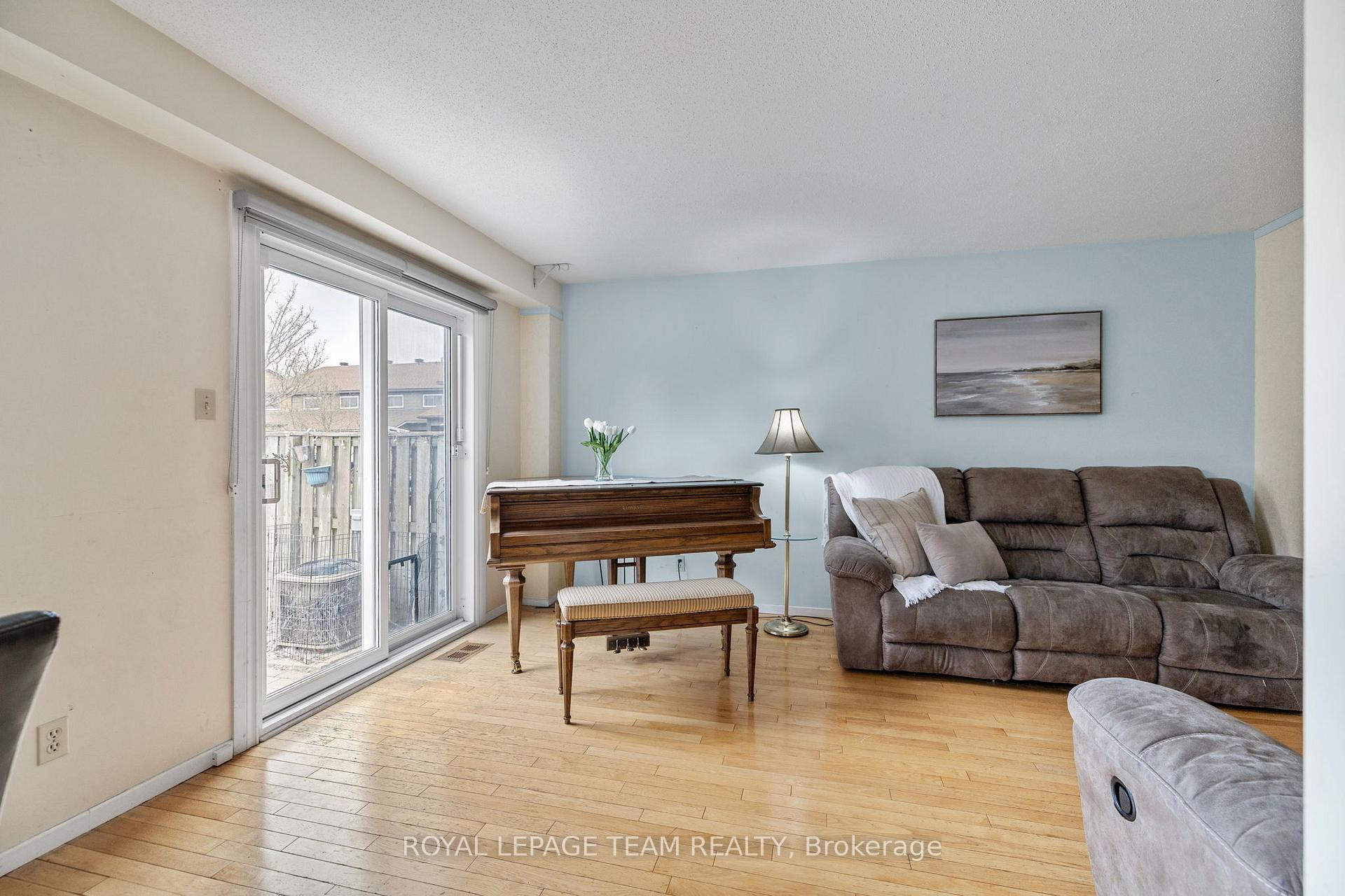 Photo 16 of 2245 Orient Park Drive, Ottawa, Blackburn Hamlet (South) — HOMEH