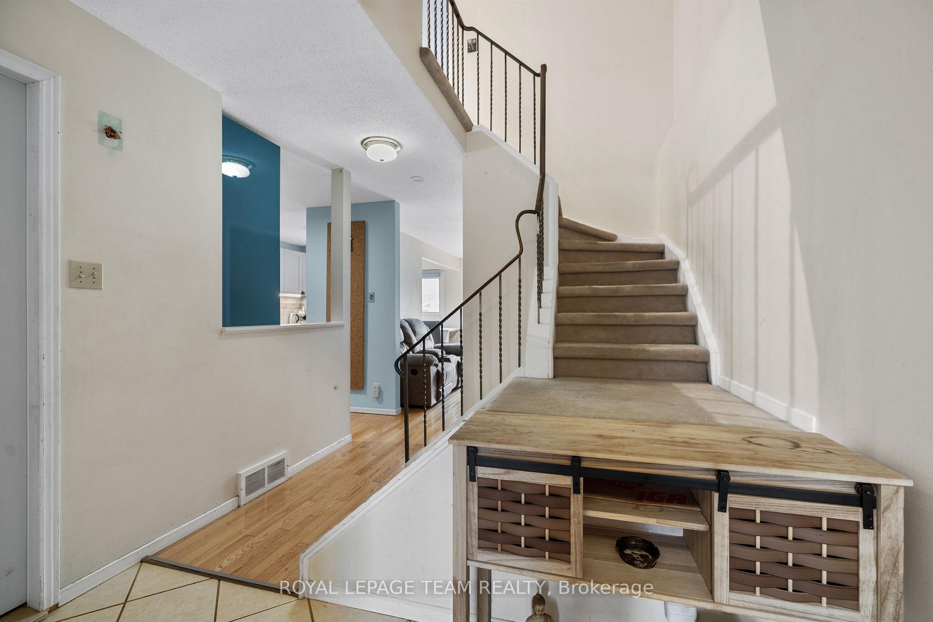 Photo 18 of 2245 Orient Park Drive, Ottawa, Blackburn Hamlet (South) — HOMEH