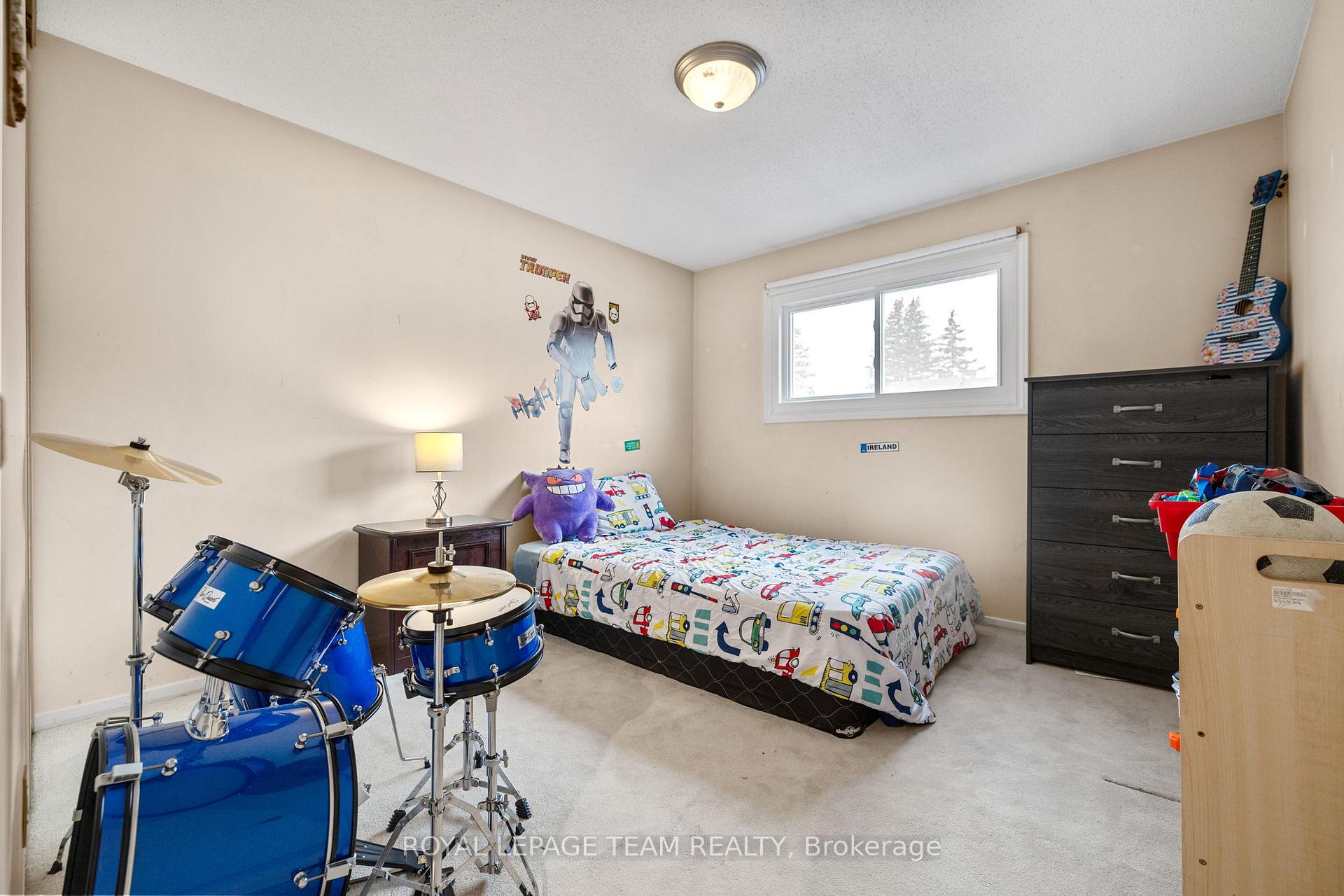 Photo 25 of 2245 Orient Park Drive, Ottawa, Blackburn Hamlet (South) — HOMEH